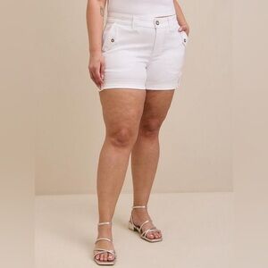 Torrid 3.5 Inch Military Stretch Twill Mid-Rise Short. Size 14